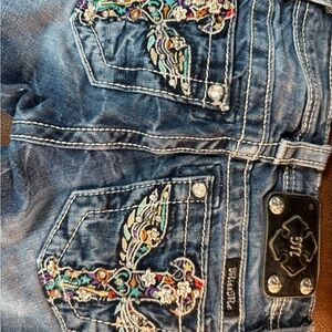 Girls Miss Me Capri Denim Jeans size 8 Embroidered Back Pockets
Like new
